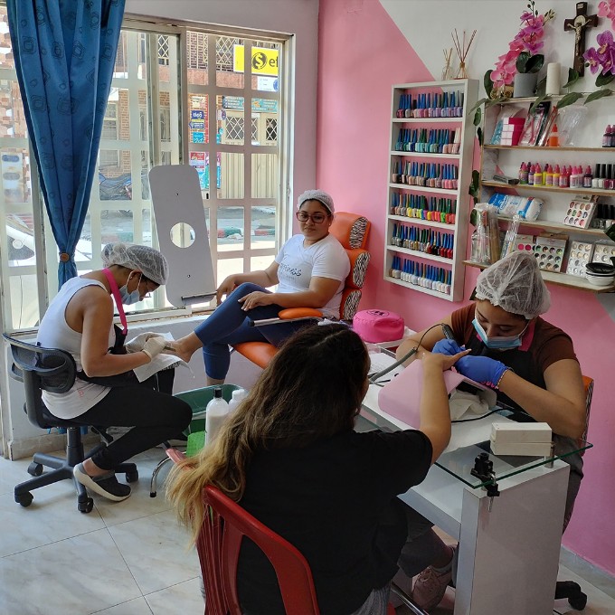 Curso de uñas manicura pedicura academia