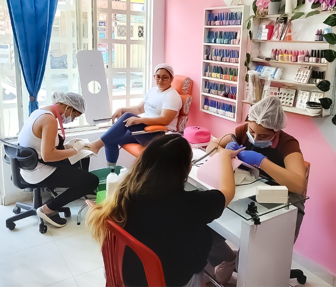 Curso de uñas manicura pedicura academia